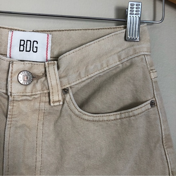 BDG Urban Outfitters High & Wide Cropped Raw Hem Jeans Beige Women’s Size 26 - Picture 6 of 13